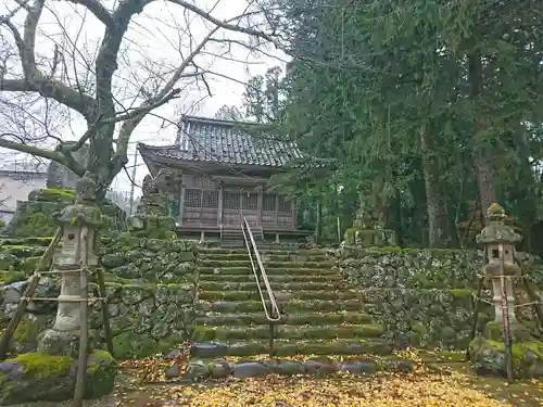 神明神社の本殿