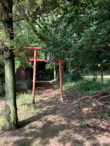 礒部神社の末社