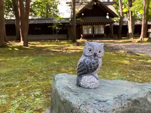 上川神社の像