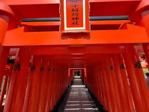東京羽田 穴守稲荷神社の{uncategorized: "未分類", other: "その他", undefined: "問題あり", building: "その他建物", grave: "お墓", sacred_gate: "鳥居", guardian: "狛犬", statue: "像", buddha: "仏像", history: "歴史", nature: "自然", garden: "庭園", animal: "動物", pagoda: "塔", temizu: "手水舎", mountain_gate: "山門・神門", sanctuary: "本殿・本堂", subordinate: "末社・摂社", art: "芸術", scenery: "景色", jizo: "地蔵", ema: "絵馬", goshuin: "御朱印", omikuji: "おみくじ", items: "授与品その他", amulet: "お守り", goshuincho: "御朱印帳", eats: "食事", festival: "お祭り", votive_dance: "神楽", shichigosan: "七五三参", wedding: "結婚式", experience: "体験その他", initially: "初詣", around: "周辺", anti_infection: "感染症対策"}