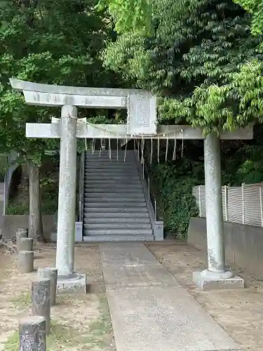 久地神社の{uncategorized: "未分類", other: "その他", undefined: "問題あり", building: "その他建物", grave: "お墓", sacred_gate: "鳥居", guardian: "狛犬", statue: "像", buddha: "仏像", history: "歴史", nature: "自然", garden: "庭園", animal: "動物", pagoda: "塔", temizu: "手水舎", mountain_gate: "山門・神門", sanctuary: "本殿・本堂", subordinate: "末社・摂社", art: "芸術", scenery: "景色", jizo: "地蔵", ema: "絵馬", goshuin: "御朱印", omikuji: "おみくじ", items: "授与品その他", amulet: "お守り", goshuincho: "御朱印帳", eats: "食事", festival: "お祭り", votive_dance: "神楽", shichigosan: "七五三参", wedding: "結婚式", experience: "体験その他", initially: "初詣", around: "周辺", anti_infection: "感染症対策"}