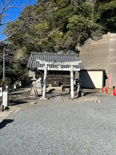 那古寺の末社