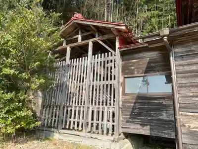 石上布留神社の本殿・本堂