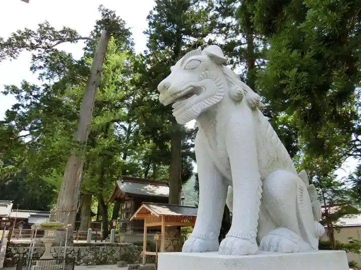 飛驒一宮水無神社の狛犬