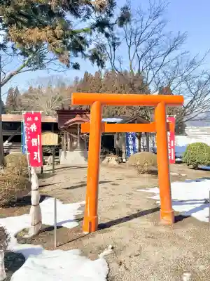 熊野神社の{uncategorized: "未分類", other: "その他", undefined: "問題あり", building: "その他建物", grave: "お墓", sacred_gate: "鳥居", guardian: "狛犬", statue: "像", buddha: "仏像", history: "歴史", nature: "自然", garden: "庭園", animal: "動物", pagoda: "塔", temizu: "手水舎", mountain_gate: "山門・神門", sanctuary: "本殿・本堂", subordinate: "末社・摂社", art: "芸術", scenery: "景色", jizo: "地蔵", ema: "絵馬", goshuin: "御朱印", omikuji: "おみくじ", items: "授与品その他", amulet: "お守り", goshuincho: "御朱印帳", eats: "食事", festival: "お祭り", votive_dance: "神楽", shichigosan: "七五三参", wedding: "結婚式", experience: "体験その他", initially: "初詣", around: "周辺", anti_infection: "感染症対策"}