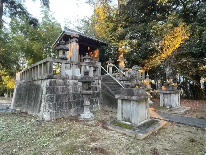 高徳神社の{uncategorized: "未分類", other: "その他", undefined: "問題あり", building: "その他建物", grave: "お墓", sacred_gate: "鳥居", guardian: "狛犬", statue: "像", buddha: "仏像", history: "歴史", nature: "自然", garden: "庭園", animal: "動物", pagoda: "塔", temizu: "手水舎", mountain_gate: "山門・神門", sanctuary: "本殿・本堂", subordinate: "末社・摂社", art: "芸術", scenery: "景色", jizo: "地蔵", ema: "絵馬", goshuin: "御朱印", omikuji: "おみくじ", items: "授与品その他", amulet: "お守り", goshuincho: "御朱印帳", eats: "食事", festival: "お祭り", votive_dance: "神楽", shichigosan: "七五三参", wedding: "結婚式", experience: "体験その他", initially: "初詣", around: "周辺", anti_infection: "感染症対策"}