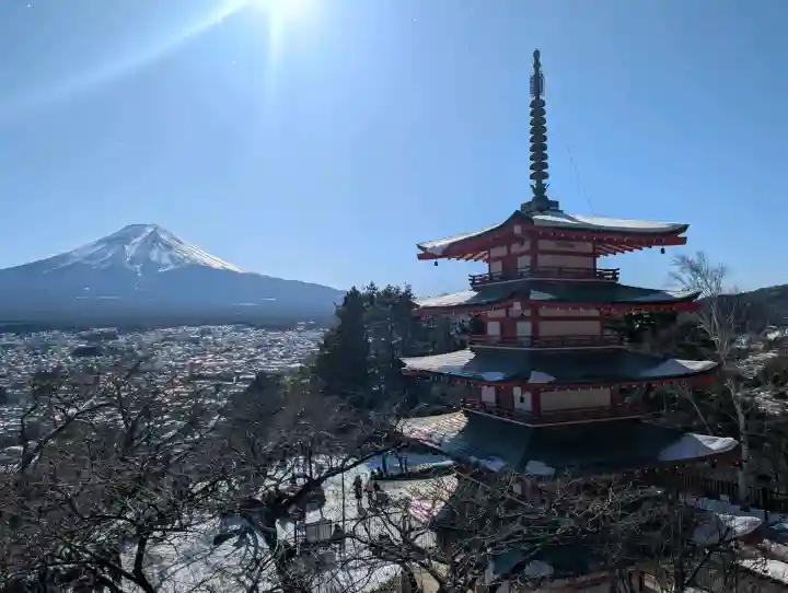 新倉富士浅間神社の{uncategorized: "未分類", other: "その他", undefined: "問題あり", building: "その他建物", grave: "お墓", sacred_gate: "鳥居", guardian: "狛犬", statue: "像", buddha: "仏像", history: "歴史", nature: "自然", garden: "庭園", animal: "動物", pagoda: "塔", temizu: "手水舎", mountain_gate: "山門・神門", sanctuary: "本殿・本堂", subordinate: "末社・摂社", art: "芸術", scenery: "景色", jizo: "地蔵", ema: "絵馬", goshuin: "御朱印", omikuji: "おみくじ", items: "授与品その他", amulet: "お守り", goshuincho: "御朱印帳", eats: "食事", festival: "お祭り", votive_dance: "神楽", shichigosan: "七五三参", wedding: "結婚式", experience: "体験その他", initially: "初詣", around: "周辺", anti_infection: "感染症対策"}