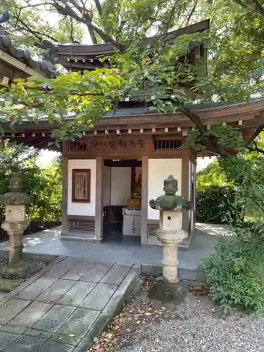 仏地院の末社・摂社