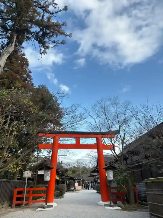 賀茂御祖神社(下鴨神社)の{uncategorized: "未分類", other: "その他", undefined: "問題あり", building: "その他建物", grave: "お墓", sacred_gate: "鳥居", guardian: "狛犬", statue: "像", buddha: "仏像", history: "歴史", nature: "自然", garden: "庭園", animal: "動物", pagoda: "塔", temizu: "手水舎", mountain_gate: "山門・神門", sanctuary: "本殿・本堂", subordinate: "末社・摂社", art: "芸術", scenery: "景色", jizo: "地蔵", ema: "絵馬", goshuin: "御朱印", omikuji: "おみくじ", items: "授与品その他", amulet: "お守り", goshuincho: "御朱印帳", eats: "食事", festival: "お祭り", votive_dance: "神楽", shichigosan: "七五三参", wedding: "結婚式", experience: "体験その他", initially: "初詣", around: "周辺", anti_infection: "感染症対策"}