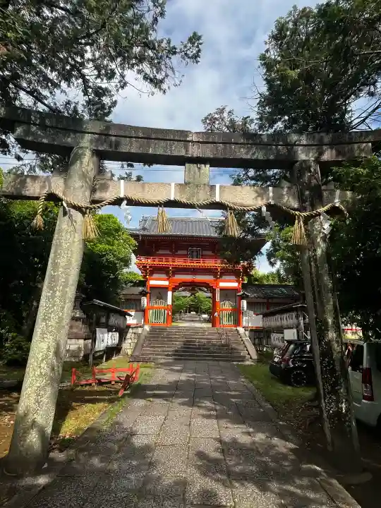 新日吉神宮の{uncategorized: "未分類", other: "その他", undefined: "問題あり", building: "その他建物", grave: "お墓", sacred_gate: "鳥居", guardian: "狛犬", statue: "像", buddha: "仏像", history: "歴史", nature: "自然", garden: "庭園", animal: "動物", pagoda: "塔", temizu: "手水舎", mountain_gate: "山門・神門", sanctuary: "本殿・本堂", subordinate: "末社・摂社", art: "芸術", scenery: "景色", jizo: "地蔵", ema: "絵馬", goshuin: "御朱印", omikuji: "おみくじ", items: "授与品その他", amulet: "お守り", goshuincho: "御朱印帳", eats: "食事", festival: "お祭り", votive_dance: "神楽", shichigosan: "七五三参", wedding: "結婚式", experience: "体験その他", initially: "初詣", around: "周辺", anti_infection: "感染症対策"}