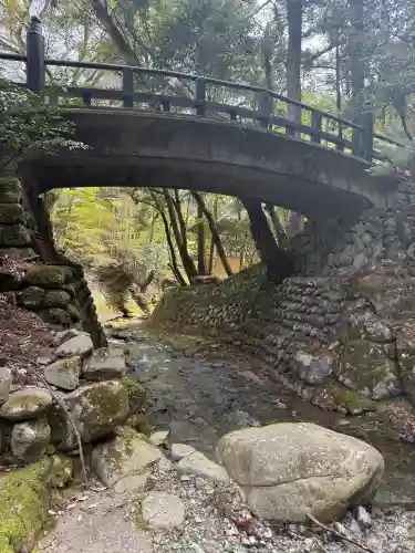  川上山若宮八幡宮の{uncategorized: "未分類", other: "その他", undefined: "問題あり", building: "その他建物", grave: "お墓", sacred_gate: "鳥居", guardian: "狛犬", statue: "像", buddha: "仏像", history: "歴史", nature: "自然", garden: "庭園", animal: "動物", pagoda: "塔", temizu: "手水舎", mountain_gate: "山門・神門", sanctuary: "本殿・本堂", subordinate: "末社・摂社", art: "芸術", scenery: "景色", jizo: "地蔵", ema: "絵馬", goshuin: "御朱印", omikuji: "おみくじ", items: "授与品その他", amulet: "お守り", goshuincho: "御朱印帳", eats: "食事", festival: "お祭り", votive_dance: "神楽", shichigosan: "七五三参", wedding: "結婚式", experience: "体験その他", initially: "初詣", around: "周辺", anti_infection: "感染症対策"}
