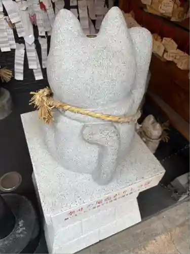 長崎尾曲がり猫神社(長崎県)