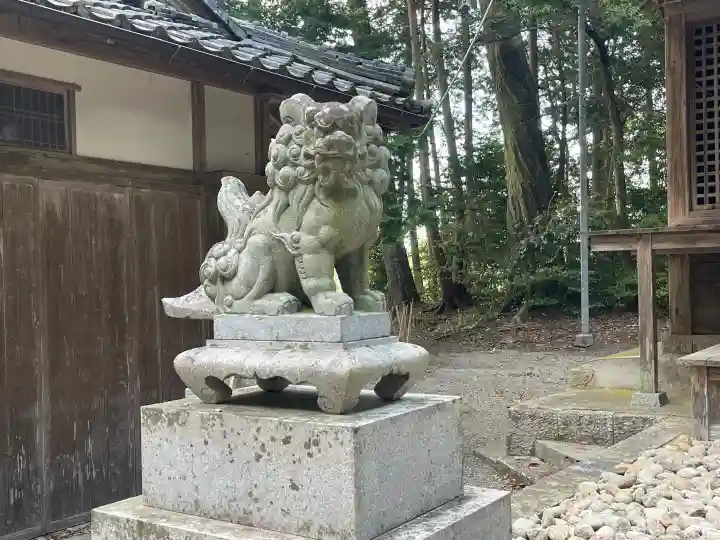 大寳神社の{uncategorized: "未分類", other: "その他", undefined: "問題あり", building: "その他建物", grave: "お墓", sacred_gate: "鳥居", guardian: "狛犬", statue: "像", buddha: "仏像", history: "歴史", nature: "自然", garden: "庭園", animal: "動物", pagoda: "塔", temizu: "手水舎", mountain_gate: "山門・神門", sanctuary: "本殿・本堂", subordinate: "末社・摂社", art: "芸術", scenery: "景色", jizo: "地蔵", ema: "絵馬", goshuin: "御朱印", omikuji: "おみくじ", items: "授与品その他", amulet: "お守り", goshuincho: "御朱印帳", eats: "食事", festival: "お祭り", votive_dance: "神楽", shichigosan: "七五三参", wedding: "結婚式", experience: "体験その他", initially: "初詣", around: "周辺", anti_infection: "感染症対策"}