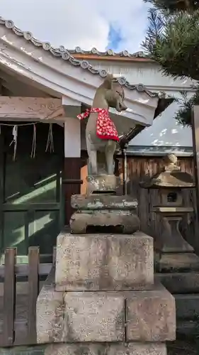 満足稲荷神社の狛犬