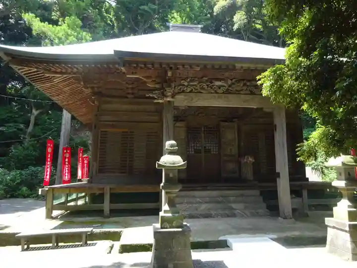 岩殿寺の本殿・本堂