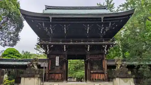 御霊神社（上御霊神社）の山門・神門