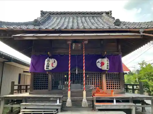 三ツ木神社の本殿・本堂