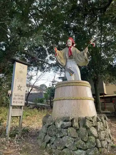 天岩戸神社　東本宮の{uncategorized: "未分類", other: "その他", undefined: "問題あり", building: "その他建物", grave: "お墓", sacred_gate: "鳥居", guardian: "狛犬", statue: "像", buddha: "仏像", history: "歴史", nature: "自然", garden: "庭園", animal: "動物", pagoda: "塔", temizu: "手水舎", mountain_gate: "山門・神門", sanctuary: "本殿・本堂", subordinate: "末社・摂社", art: "芸術", scenery: "景色", jizo: "地蔵", ema: "絵馬", goshuin: "御朱印", omikuji: "おみくじ", items: "授与品その他", amulet: "お守り", goshuincho: "御朱印帳", eats: "食事", festival: "お祭り", votive_dance: "神楽", shichigosan: "七五三参", wedding: "結婚式", experience: "体験その他", initially: "初詣", around: "周辺", anti_infection: "感染症対策"}