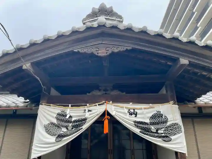 出世稲荷神社の{uncategorized: "未分類", other: "その他", undefined: "問題あり", building: "その他建物", grave: "お墓", sacred_gate: "鳥居", guardian: "狛犬", statue: "像", buddha: "仏像", history: "歴史", nature: "自然", garden: "庭園", animal: "動物", pagoda: "塔", temizu: "手水舎", mountain_gate: "山門・神門", sanctuary: "本殿・本堂", subordinate: "末社・摂社", art: "芸術", scenery: "景色", jizo: "地蔵", ema: "絵馬", goshuin: "御朱印", omikuji: "おみくじ", items: "授与品その他", amulet: "お守り", goshuincho: "御朱印帳", eats: "食事", festival: "お祭り", votive_dance: "神楽", shichigosan: "七五三参", wedding: "結婚式", experience: "体験その他", initially: "初詣", around: "周辺", anti_infection: "感染症対策"}
