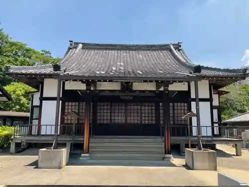 西照寺の本殿