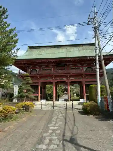 甲斐善光寺の山門・神門