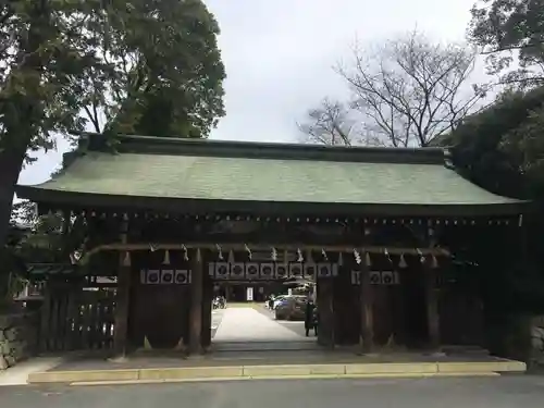 砥鹿神社（里宮）の山門・神門
