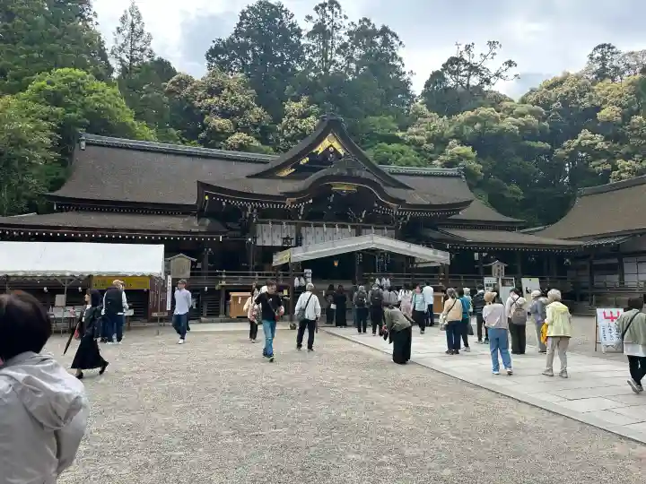 大神神社の{uncategorized: "未分類", other: "その他", undefined: "問題あり", building: "その他建物", grave: "お墓", sacred_gate: "鳥居", guardian: "狛犬", statue: "像", buddha: "仏像", history: "歴史", nature: "自然", garden: "庭園", animal: "動物", pagoda: "塔", temizu: "手水舎", mountain_gate: "山門・神門", sanctuary: "本殿・本堂", subordinate: "末社・摂社", art: "芸術", scenery: "景色", jizo: "地蔵", ema: "絵馬", goshuin: "御朱印", omikuji: "おみくじ", items: "授与品その他", amulet: "お守り", goshuincho: "御朱印帳", eats: "食事", festival: "お祭り", votive_dance: "神楽", shichigosan: "七五三参", wedding: "結婚式", experience: "体験その他", initially: "初詣", around: "周辺", anti_infection: "感染症対策"}