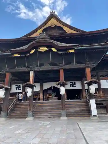 善光寺の本殿・本堂