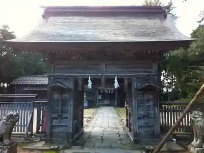 大神山神社本宮の山門・神門