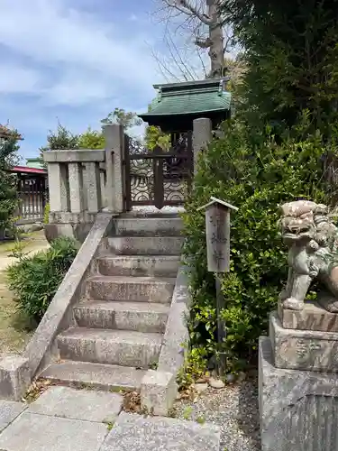 大神神社（花池）の末社