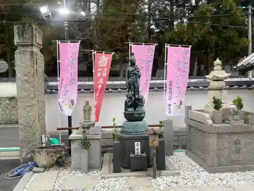 萬勝寺の{uncategorized: "未分類", other: "その他", undefined: "問題あり", building: "その他建物", grave: "お墓", sacred_gate: "鳥居", guardian: "狛犬", statue: "像", buddha: "仏像", history: "歴史", nature: "自然", garden: "庭園", animal: "動物", pagoda: "塔", temizu: "手水舎", mountain_gate: "山門・神門", sanctuary: "本殿・本堂", subordinate: "末社・摂社", art: "芸術", scenery: "景色", jizo: "地蔵", ema: "絵馬", goshuin: "御朱印", omikuji: "おみくじ", items: "授与品その他", amulet: "お守り", goshuincho: "御朱印帳", eats: "食事", festival: "お祭り", votive_dance: "神楽", shichigosan: "七五三参", wedding: "結婚式", experience: "体験その他", initially: "初詣", around: "周辺", anti_infection: "感染症対策"}