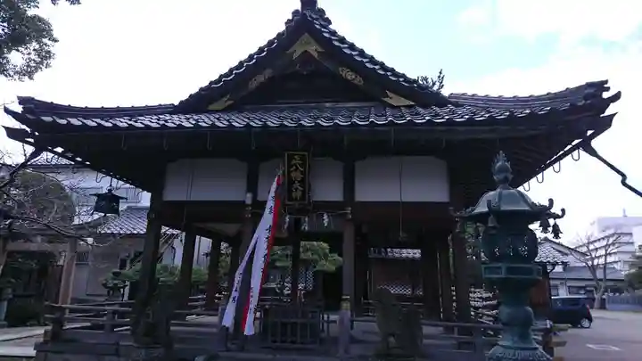 八幡神社の本殿・本堂
