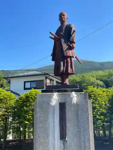 伊奈神社の{uncategorized: "未分類", other: "その他", undefined: "問題あり", building: "その他建物", grave: "お墓", sacred_gate: "鳥居", guardian: "狛犬", statue: "像", buddha: "仏像", history: "歴史", nature: "自然", garden: "庭園", animal: "動物", pagoda: "塔", temizu: "手水舎", mountain_gate: "山門・神門", sanctuary: "本殿・本堂", subordinate: "末社・摂社", art: "芸術", scenery: "景色", jizo: "地蔵", ema: "絵馬", goshuin: "御朱印", omikuji: "おみくじ", items: "授与品その他", amulet: "お守り", goshuincho: "御朱印帳", eats: "食事", festival: "お祭り", votive_dance: "神楽", shichigosan: "七五三参", wedding: "結婚式", experience: "体験その他", initially: "初詣", around: "周辺", anti_infection: "感染症対策"}