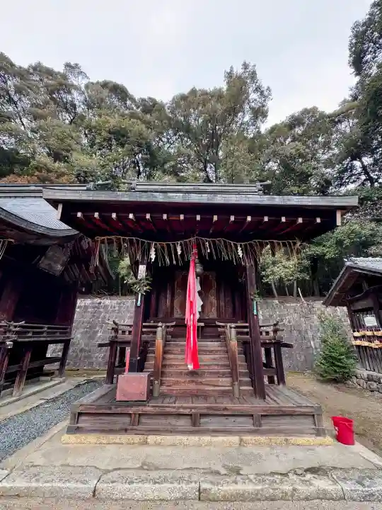 石座神社の{uncategorized: "未分類", other: "その他", undefined: "問題あり", building: "その他建物", grave: "お墓", sacred_gate: "鳥居", guardian: "狛犬", statue: "像", buddha: "仏像", history: "歴史", nature: "自然", garden: "庭園", animal: "動物", pagoda: "塔", temizu: "手水舎", mountain_gate: "山門・神門", sanctuary: "本殿・本堂", subordinate: "末社・摂社", art: "芸術", scenery: "景色", jizo: "地蔵", ema: "絵馬", goshuin: "御朱印", omikuji: "おみくじ", items: "授与品その他", amulet: "お守り", goshuincho: "御朱印帳", eats: "食事", festival: "お祭り", votive_dance: "神楽", shichigosan: "七五三参", wedding: "結婚式", experience: "体験その他", initially: "初詣", around: "周辺", anti_infection: "感染症対策"}