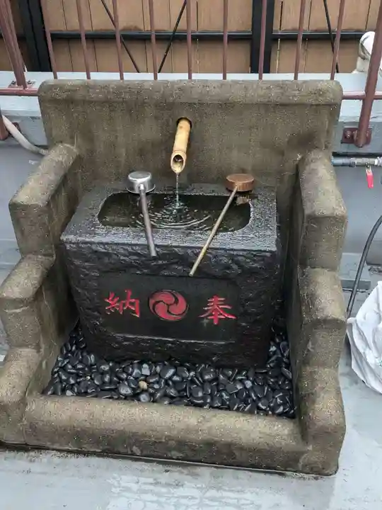 朝日稲荷神社の手水舎
