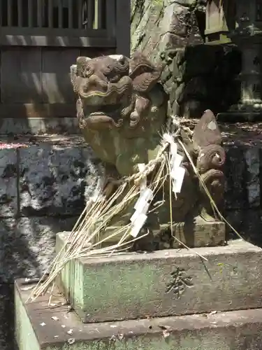 六所神社の狛犬