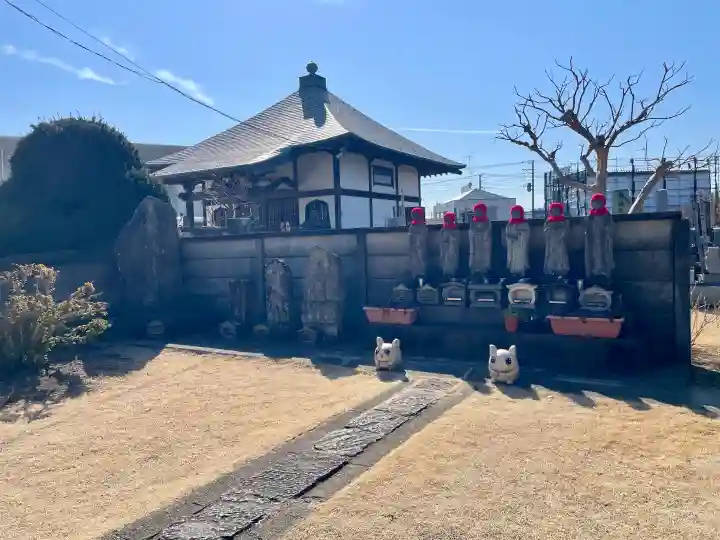 天王院の{uncategorized: "未分類", other: "その他", undefined: "問題あり", building: "その他建物", grave: "お墓", sacred_gate: "鳥居", guardian: "狛犬", statue: "像", buddha: "仏像", history: "歴史", nature: "自然", garden: "庭園", animal: "動物", pagoda: "塔", temizu: "手水舎", mountain_gate: "山門・神門", sanctuary: "本殿・本堂", subordinate: "末社・摂社", art: "芸術", scenery: "景色", jizo: "地蔵", ema: "絵馬", goshuin: "御朱印", omikuji: "おみくじ", items: "授与品その他", amulet: "お守り", goshuincho: "御朱印帳", eats: "食事", festival: "お祭り", votive_dance: "神楽", shichigosan: "七五三参", wedding: "結婚式", experience: "体験その他", initially: "初詣", around: "周辺", anti_infection: "感染症対策"}