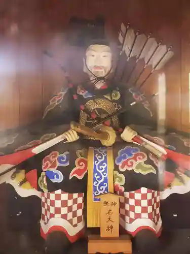 平野八幡神社の像