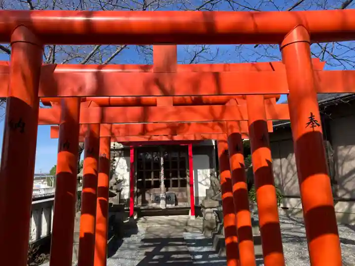 港稲荷神社の鳥居