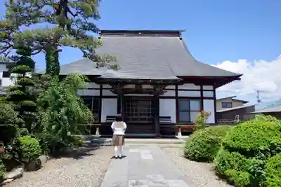 緑陰寺の本殿・本堂