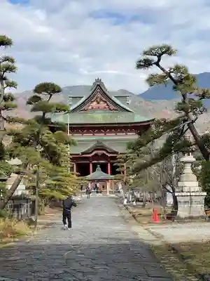 甲斐善光寺の本殿・本堂