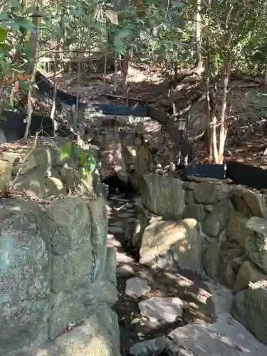 垂水神社の{uncategorized: "未分類", other: "その他", undefined: "問題あり", building: "その他建物", grave: "お墓", sacred_gate: "鳥居", guardian: "狛犬", statue: "像", buddha: "仏像", history: "歴史", nature: "自然", garden: "庭園", animal: "動物", pagoda: "塔", temizu: "手水舎", mountain_gate: "山門・神門", sanctuary: "本殿・本堂", subordinate: "末社・摂社", art: "芸術", scenery: "景色", jizo: "地蔵", ema: "絵馬", goshuin: "御朱印", omikuji: "おみくじ", items: "授与品その他", amulet: "お守り", goshuincho: "御朱印帳", eats: "食事", festival: "お祭り", votive_dance: "神楽", shichigosan: "七五三参", wedding: "結婚式", experience: "体験その他", initially: "初詣", around: "周辺", anti_infection: "感染症対策"}