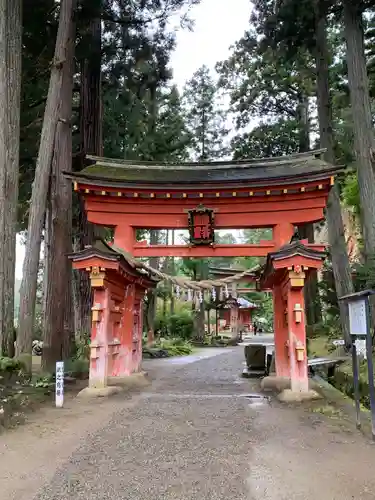 達谷西光寺の鳥居