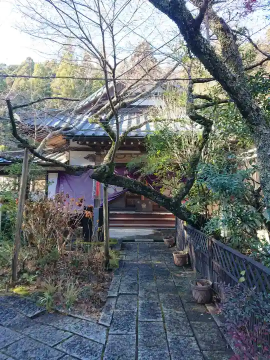 覚林房の本殿・本堂