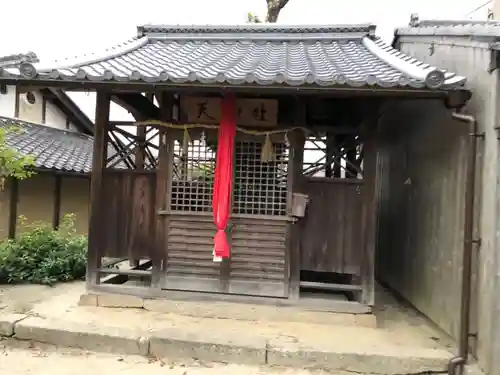 天神社の本殿