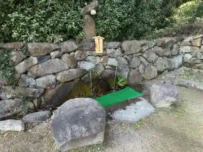 眞名井神社の{uncategorized: "未分類", other: "その他", undefined: "問題あり", building: "その他建物", grave: "お墓", sacred_gate: "鳥居", guardian: "狛犬", statue: "像", buddha: "仏像", history: "歴史", nature: "自然", garden: "庭園", animal: "動物", pagoda: "塔", temizu: "手水舎", mountain_gate: "山門・神門", sanctuary: "本殿・本堂", subordinate: "末社・摂社", art: "芸術", scenery: "景色", jizo: "地蔵", ema: "絵馬", goshuin: "御朱印", omikuji: "おみくじ", items: "授与品その他", amulet: "お守り", goshuincho: "御朱印帳", eats: "食事", festival: "お祭り", votive_dance: "神楽", shichigosan: "七五三参", wedding: "結婚式", experience: "体験その他", initially: "初詣", around: "周辺", anti_infection: "感染症対策"}