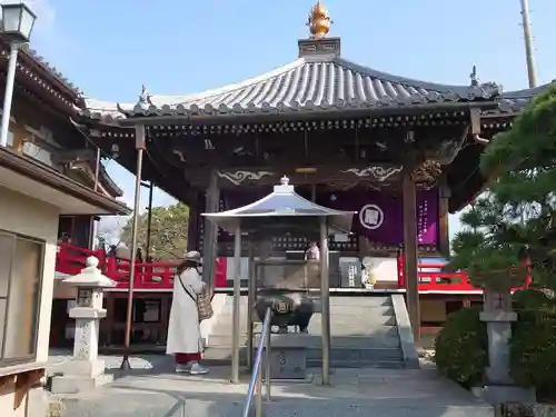 井戸寺の本殿・本堂