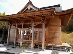 白根三吉神社の本殿