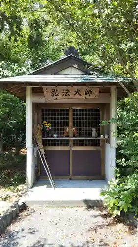 能満寺の末社