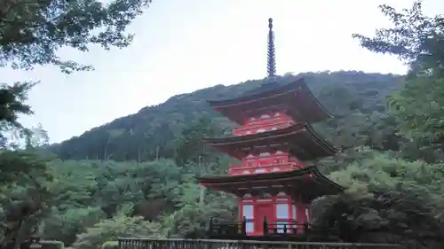 清水寺泰産寺の塔